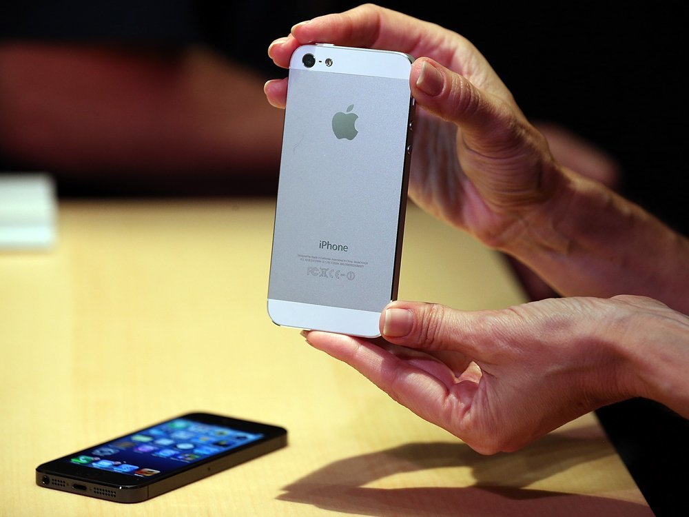 Apple Is Repeating Itself: Last Year It Said It Was ‘Blown Away’ By iPhone 4S Pre-Orders, Too (AAPL)