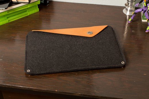 IMG 6937 520x346 Review: Mujjo Originals sheathes your MacBook in lovely swatches of leather and felt 