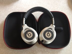 Beats Targets The Business Traveler With Executive Edition Headphones, We Listen In
